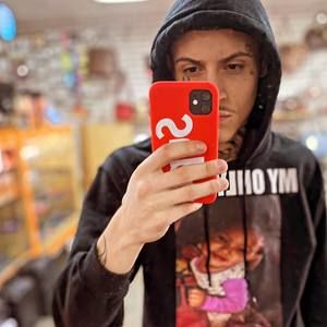 Meet your Posher, Javier